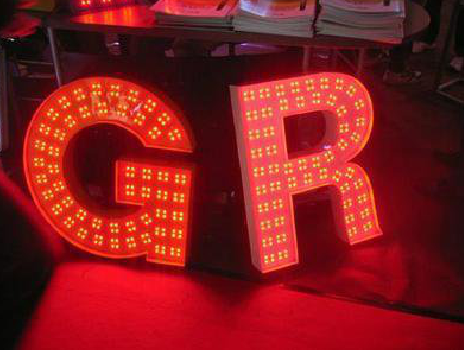 滨海LED发光字常见的安装误区。